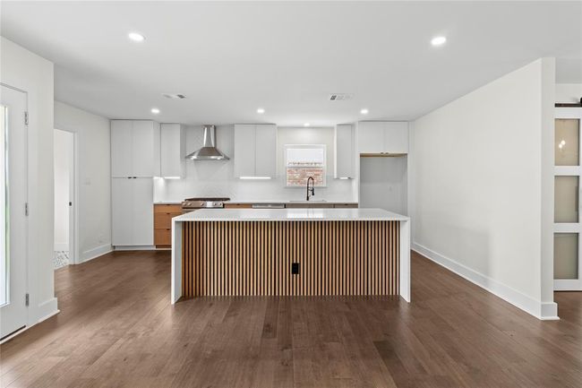 2823 Stetson Ln, House other with 3 bedrooms, 2 bathrooms and 2 parking in Houston TX | Image 7