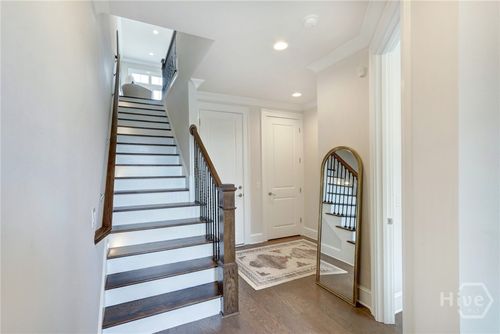433 Port St, Savannah, GA, 31401-2990 | Card Image