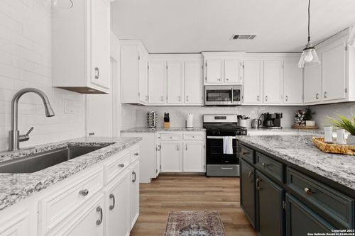 5806 Cliffdale Dr, San Antonio, TX, 78250-3936 | Card Image