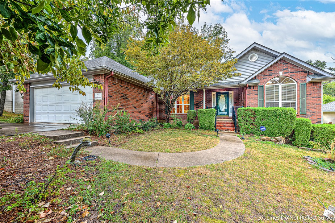 Merritt Cir, Bella Vista, AR 72714