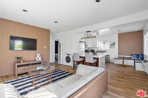 41 Westminster Avenue, Venice, CA, 90291 | Card Image