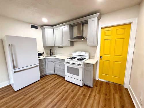 5201 Lindsay St, Houston, TX, 77023-3234 | Card Image