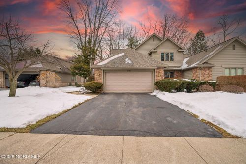 6753 Carrie Pine Ln, Toledo, OH, 43617-1287 | Card Image