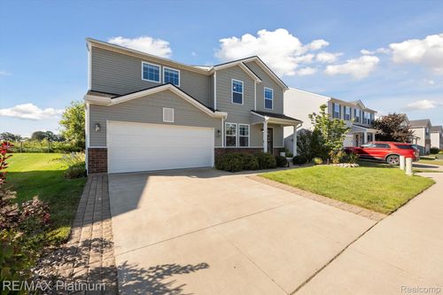 8682 Magnolia Way, Dexter, MI, 48130-9106 | Card Image