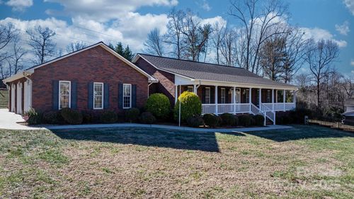 3023 Woodstream Dr, Valdese, NC, 28690-9449 | Card Image
