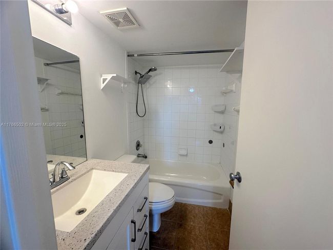 APT-302 - 2731 Ocean Club Blvd, Condo with 2 bedrooms, 2 bathrooms and null parking in Hollywood FL | Image 21