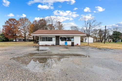 112 W Railroad St, Gideon, MO, 63848-9110 | Card Image