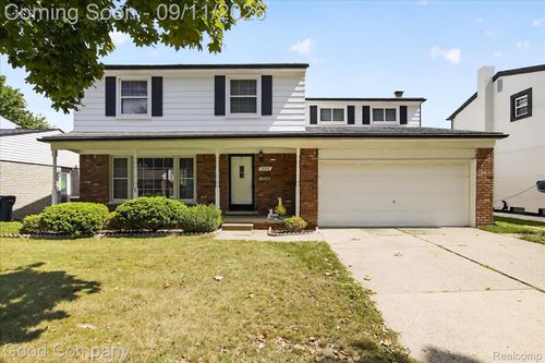 326 N Manitou Ave, Clawson, MI, 48017-1485 | Card Image