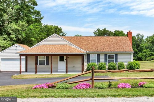 819 Baltimore Rd, DILLSBURG, PA, 17019-9303 | Card Image