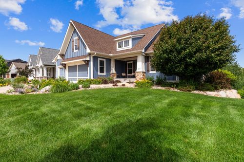 9914 8th St N, Lake Elmo, MN, 55042-2302 | Card Image