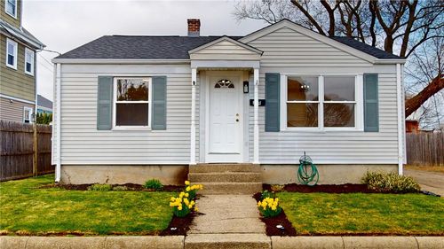 204 Vine Street, Pawtucket, RI, 02861 | Card Image