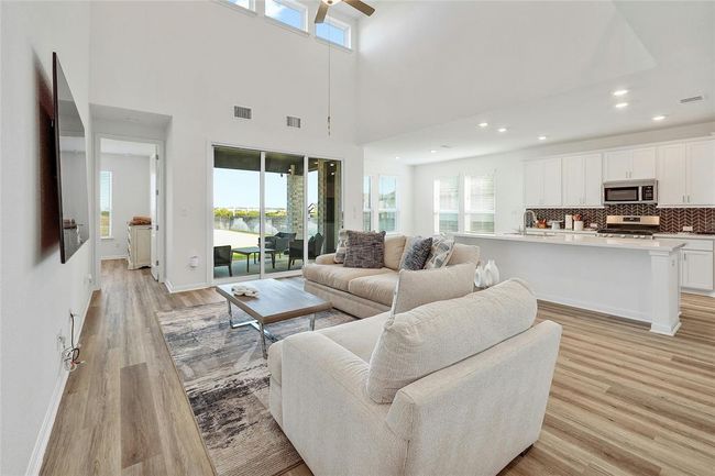 Living Area | Image 7