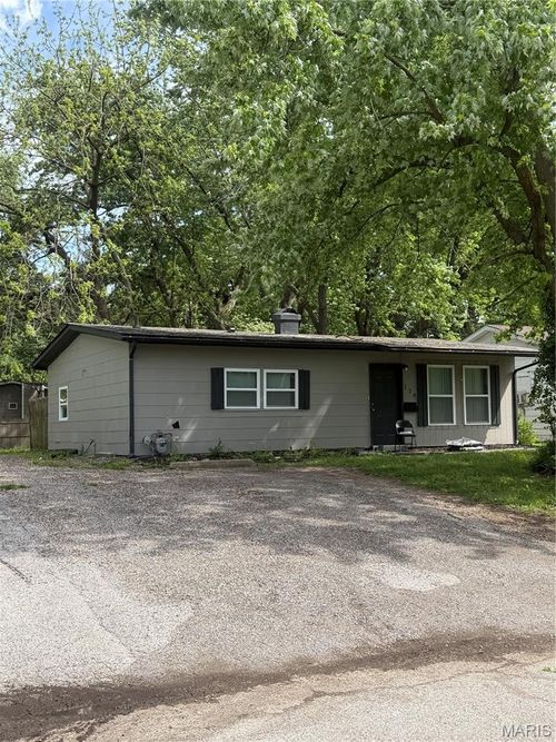 120 Saint Robert Dr, Cahokia, IL, 62206-1841 | Card Image