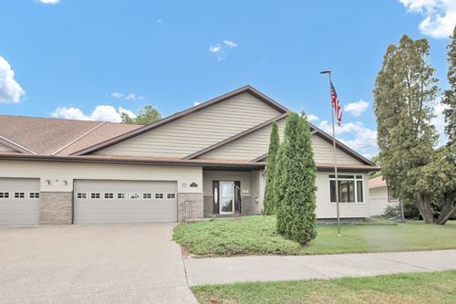 1020 S Oak St, Lake City, MN, 55041-1859 | Card Image