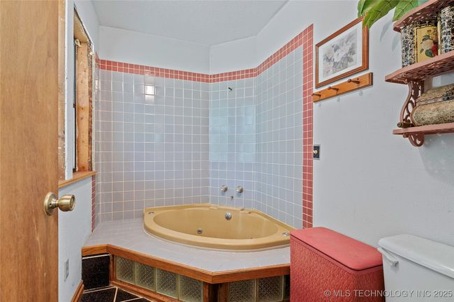 6721 Swayback Rd, House other with 3 bedrooms, 2 bathrooms and null parking in Sulphur OK | Image 23