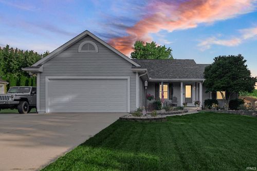 33965 Prairie Knolls Dr, New Carlisle, IN, 46552-8460 | Card Image