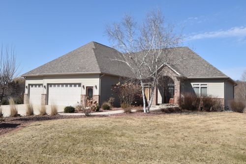 N6393 Tradewinds Cir, Beaver Dam, WI, 53916-8942 | Card Image