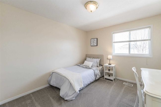 9 Crawford Cres, House attached with 3 bedrooms, 2 bathrooms and 3 parking in Cambridge ON | Image 18