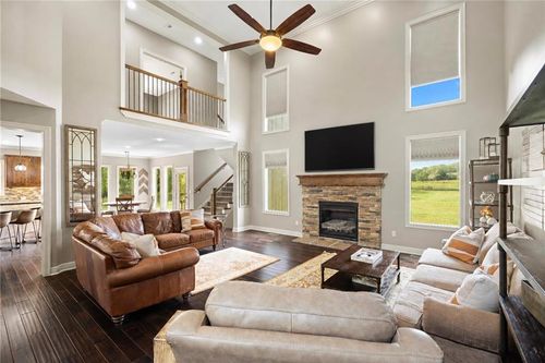 34508 Jingo Rd, Paola, KS, 66071-7220 | Card Image
