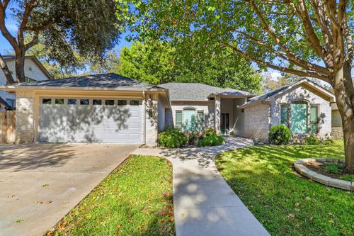 324 Meadowlakes Dr, Meadowlakes, TX, 78654-7123 | Card Image