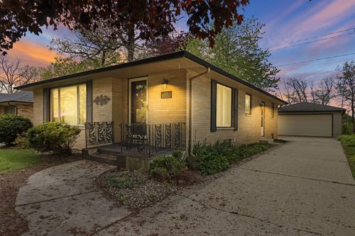 5025 Harrison Rd, Kenosha, WI, 53142-3795 | Card Image