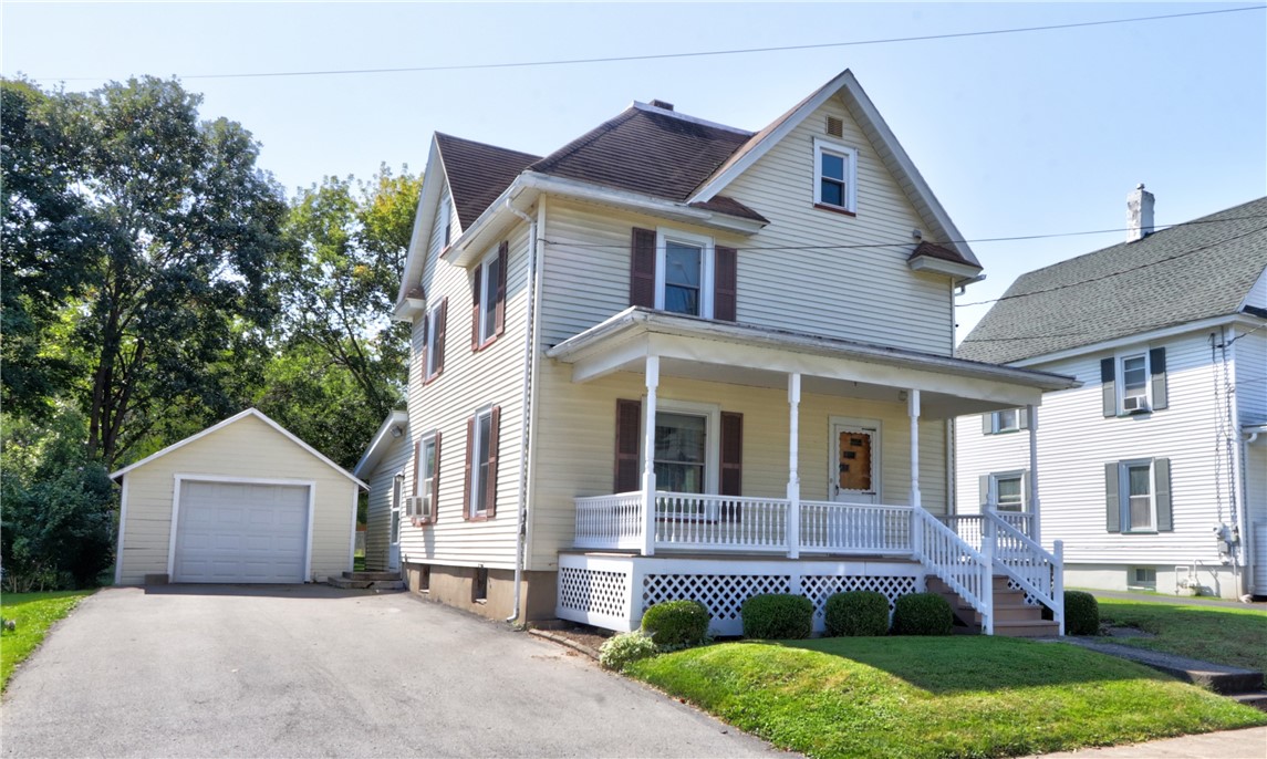 Howard St, Manchester, NY 14504