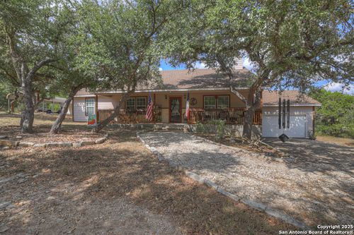 911 Heritage Hl, Canyon Lake, TX, 78133-1808 | Card Image