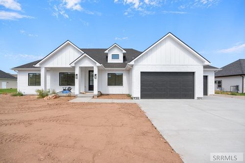 5804 Dune Village Way, Idaho Falls, ID, 83404-8365 | Card Image