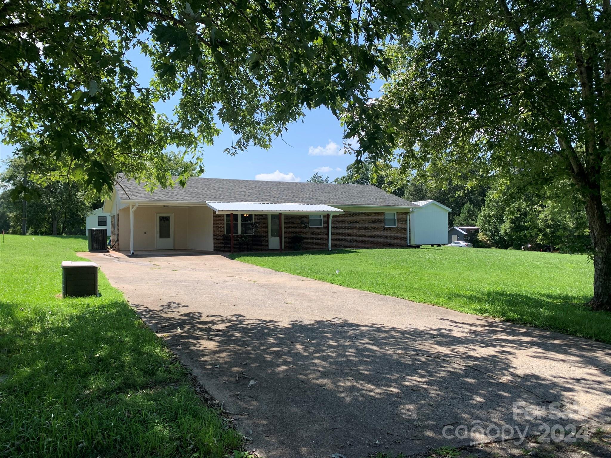 Iverson Rd, Forest City, NC 28043