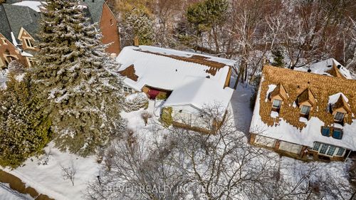 124 Forest Heights Boulevard, North York, ON, M2L2K8 | Card Image