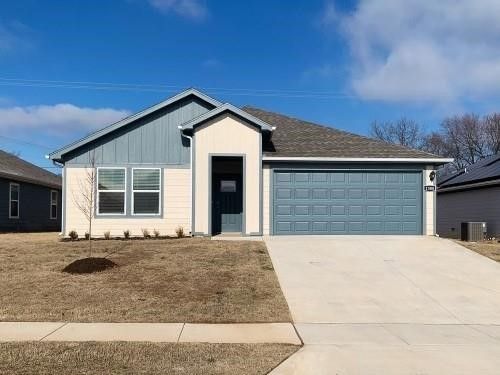 1308 Bates St, Gentry, AR, 72734-4031 | Card Image