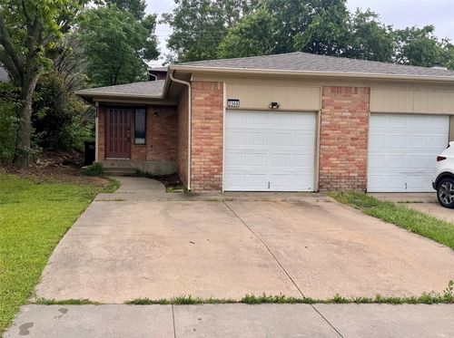 2309 Woodmont Trl, Fort Worth, TX, 76133-4428 | Card Image