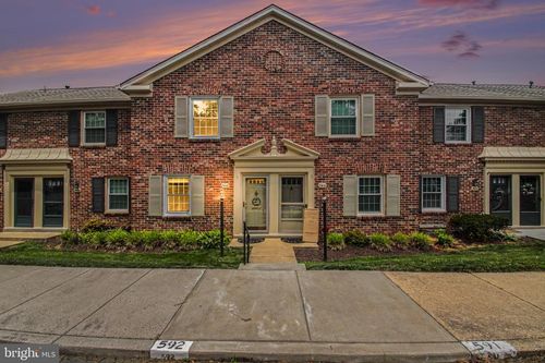 592-8418 Penshurst Dr, SPRINGFIELD, VA, 22152-1137 | Card Image