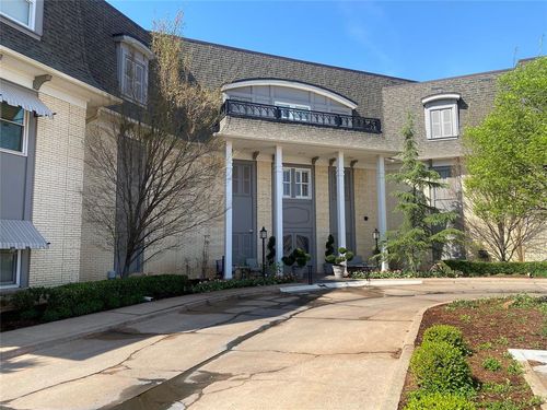 c-1-1114 Sherwood Ln, Nichols Hills, OK, 73116-6518 | Card Image