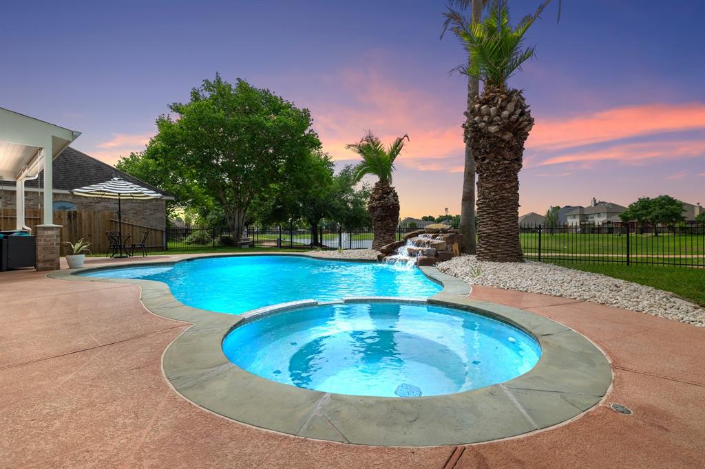 Cypresswood Lake Dr, Spring, TX 77373