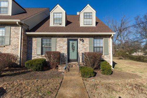 100 Deerpoint Ln, Hendersonville, TN, 37075-3987 | Card Image