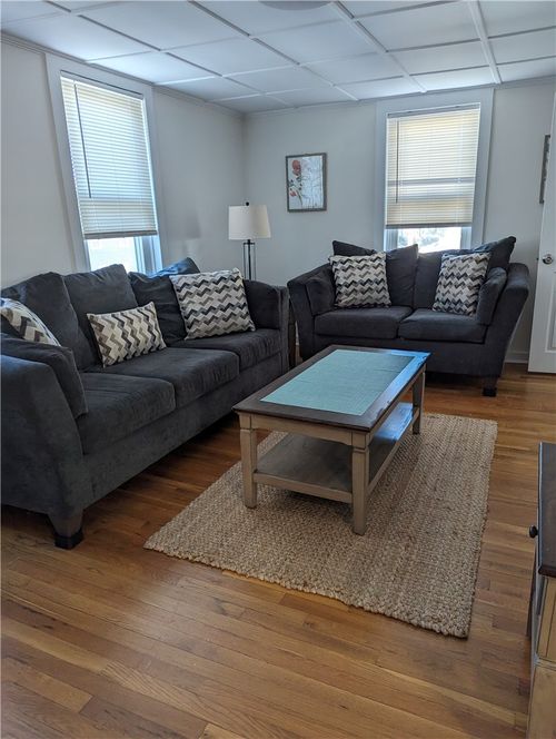 2-27 Mount Vernon St, Newport, RI, 02840-2955 | Card Image