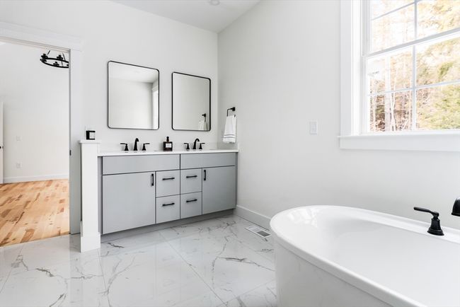 46 Boston Post Rd, House other with 3 bedrooms, 3 bathrooms and 8 parking in Amherst NH | Image 16