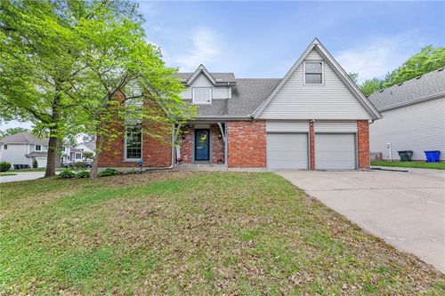 14421 Cottonwood Dr, Olathe, KS, 66062-2518 | Card Image