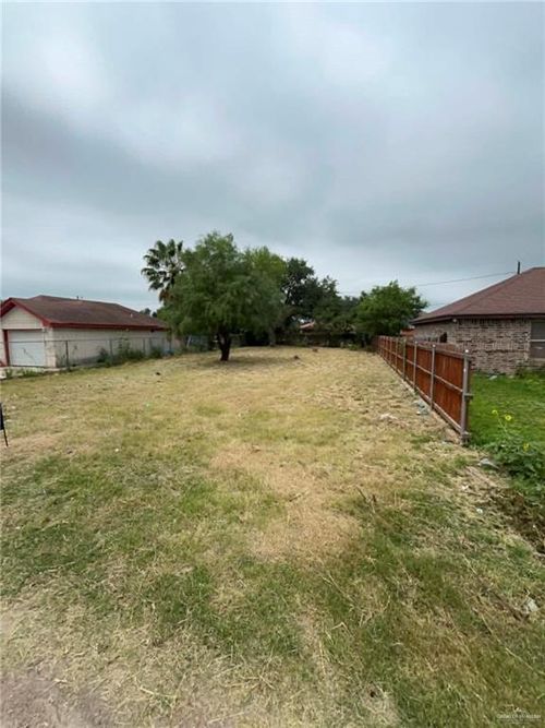 746 Hernandez Dr, Donna, TX, 78537-4402 | Card Image