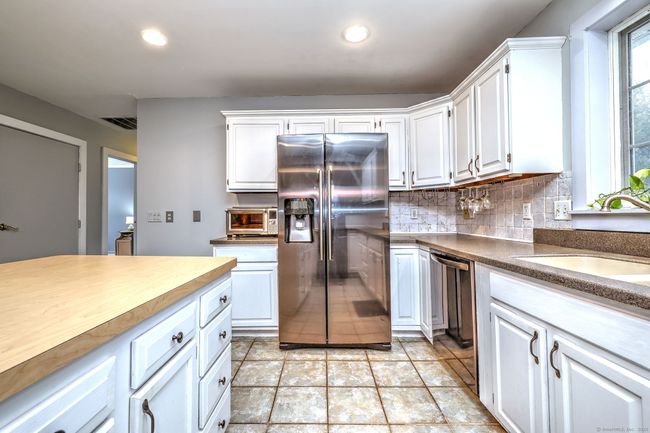 104 South St, House other with 4 bedrooms, 2 bathrooms and 10 parking in Morris CT | Image 7
