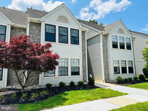 8 Summit Ct, MARLTON, NJ, 08053-4210 | Card Image