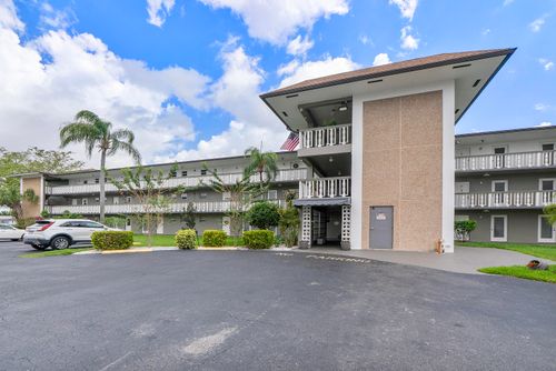 301-5200 Washington Street, Hollywood, FL, 33021 | Card Image