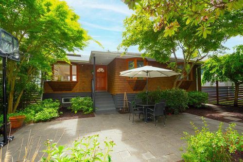 1185 Cloverley St, North Vancouver, BC, V7L1N7 | Card Image