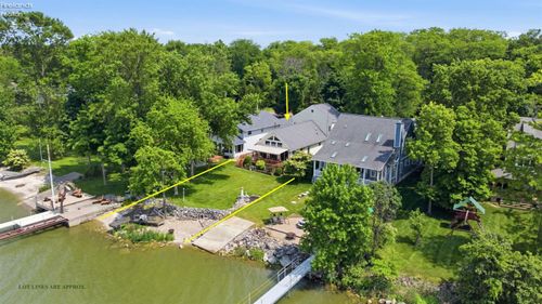 3594 S Memorial Shoreway Dr, Marblehead, OH, 43440-2366 | Card Image