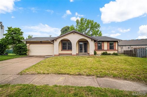3853 Birkemeier Ct, Florissant, MO, 63034-2170 | Card Image