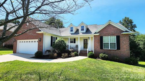 51 Browning Dr, Taylorsville, NC, 28681-6642 | Card Image