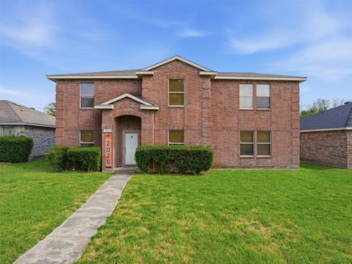 1424 Bumble Bee Dr, Lancaster, TX, 75134-1633 | Card Image