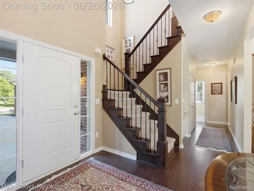 583 Birchcrest Ct, Oakland, MI, 48363-1618 | Card Image