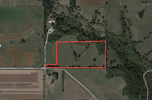 2571 250th Ln, Winterset, IA, 50273-8116 | Card Image